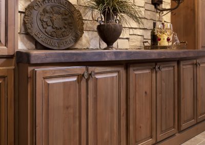 Traditional bank of base cabinets