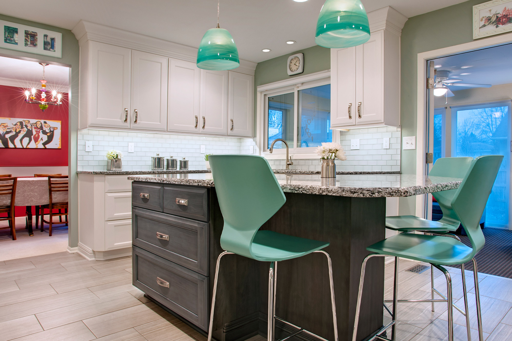 Cooking with Color: 5 Homes with Colorful Kitchen Cabinetry - Sotheby´s  International Realty