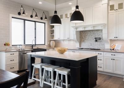 Striking Black & White Kitchen